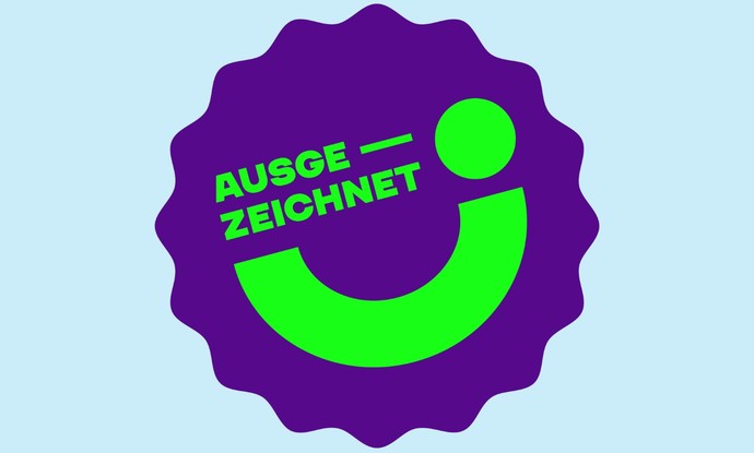 Nachhaltigkeitssiegel auf hellblauem Hintergrund