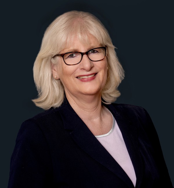 Portraitfoto von Dr. Anke Hufschmidt