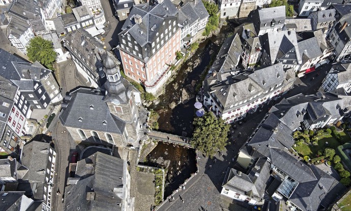 Luftbild vom Denkmalbereich der Altstadt in Monschau