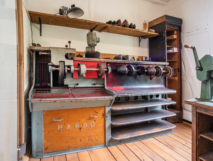 Ausputzmaschine in der Schuhmacherei im LWL-Freilichtmuseum Hagen